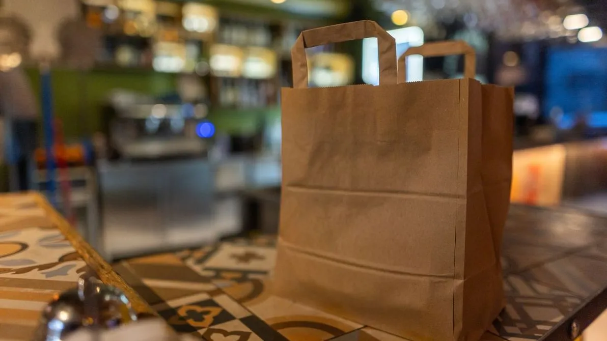 Custom paper bags with restaurant branding
